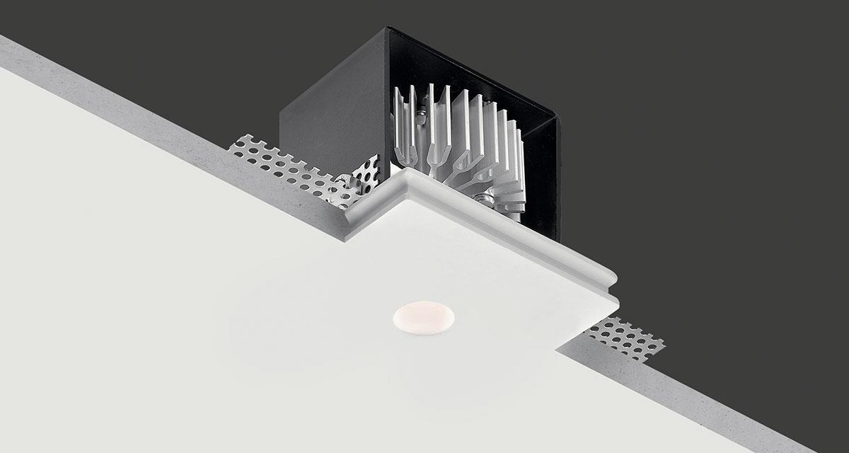 GENIUS BASIC | 90 mm (3.54”) square recessed lighting with Ø 20 mm (0.79”) light emission hole
