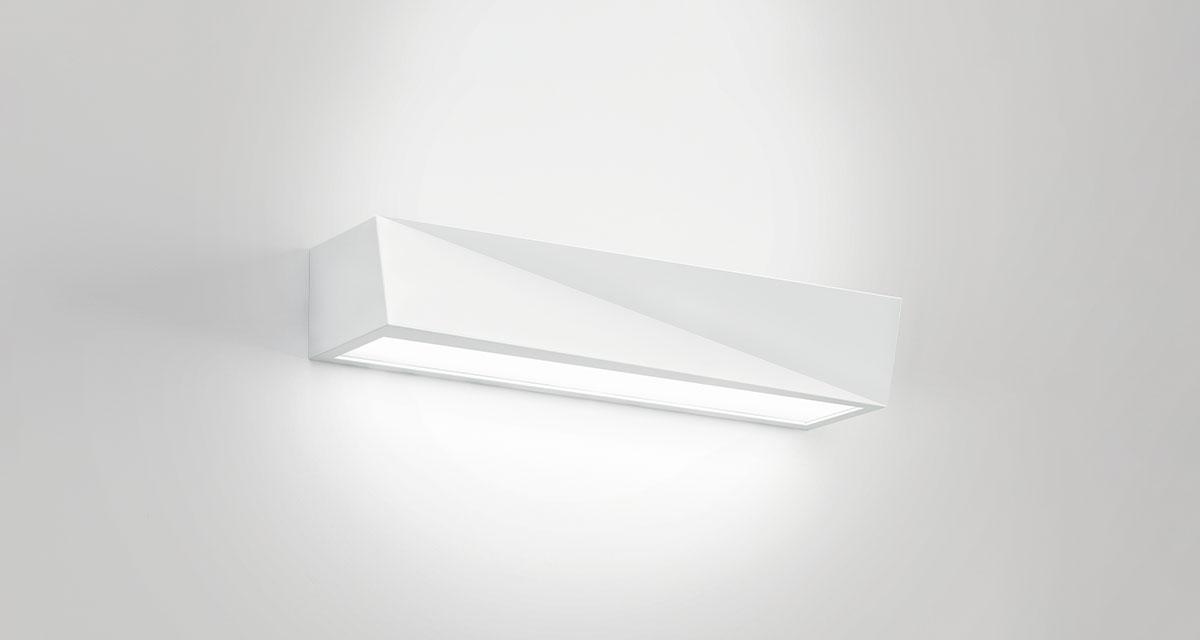YANG | 500 mm bi-emission luminaire installable on walls with a multifaceted form